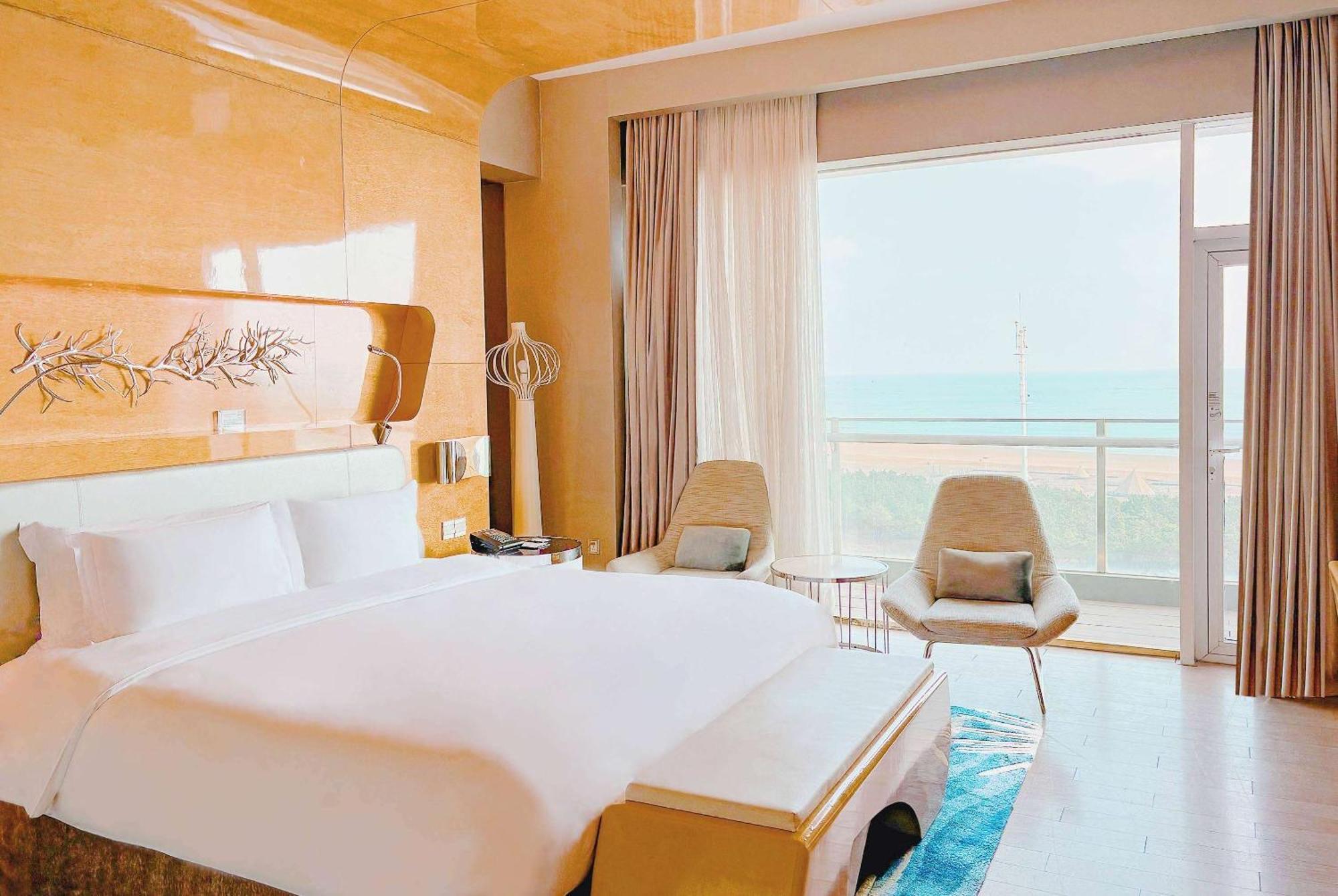 Wyndham Grand Qingdao Hotel Exterior foto
