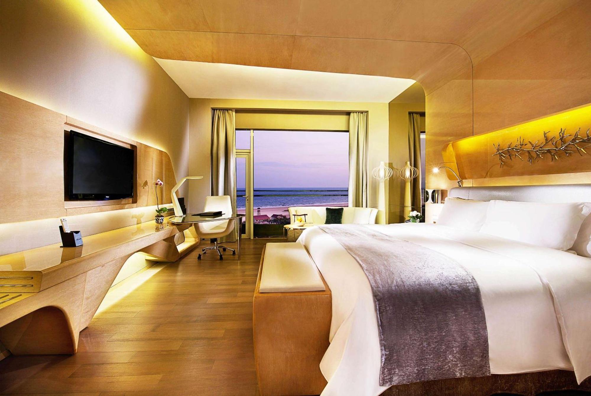 Wyndham Grand Qingdao Hotel Exterior foto